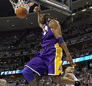 Kobe caps fourth-quarter rally as Lakers reclaim home-court edge